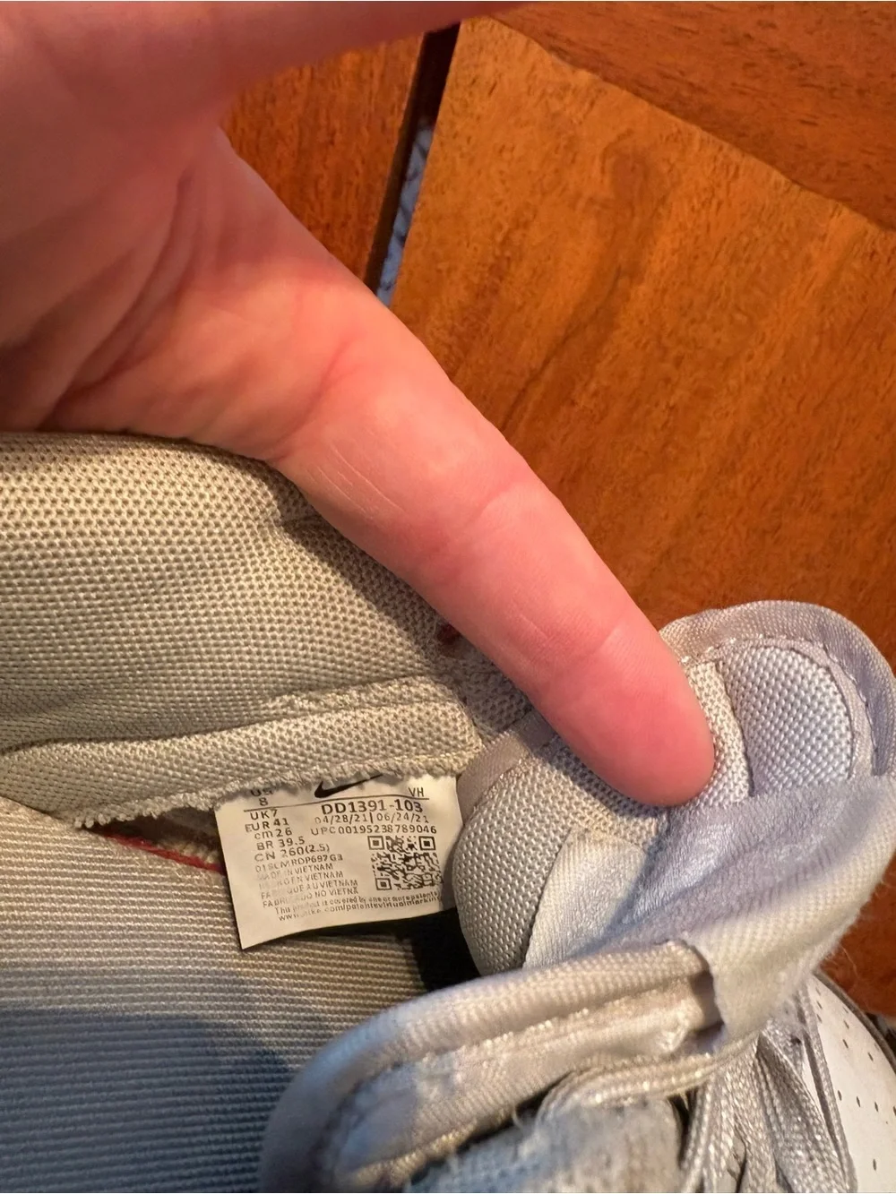 Nike Men’s Dunks - Light Gray & White